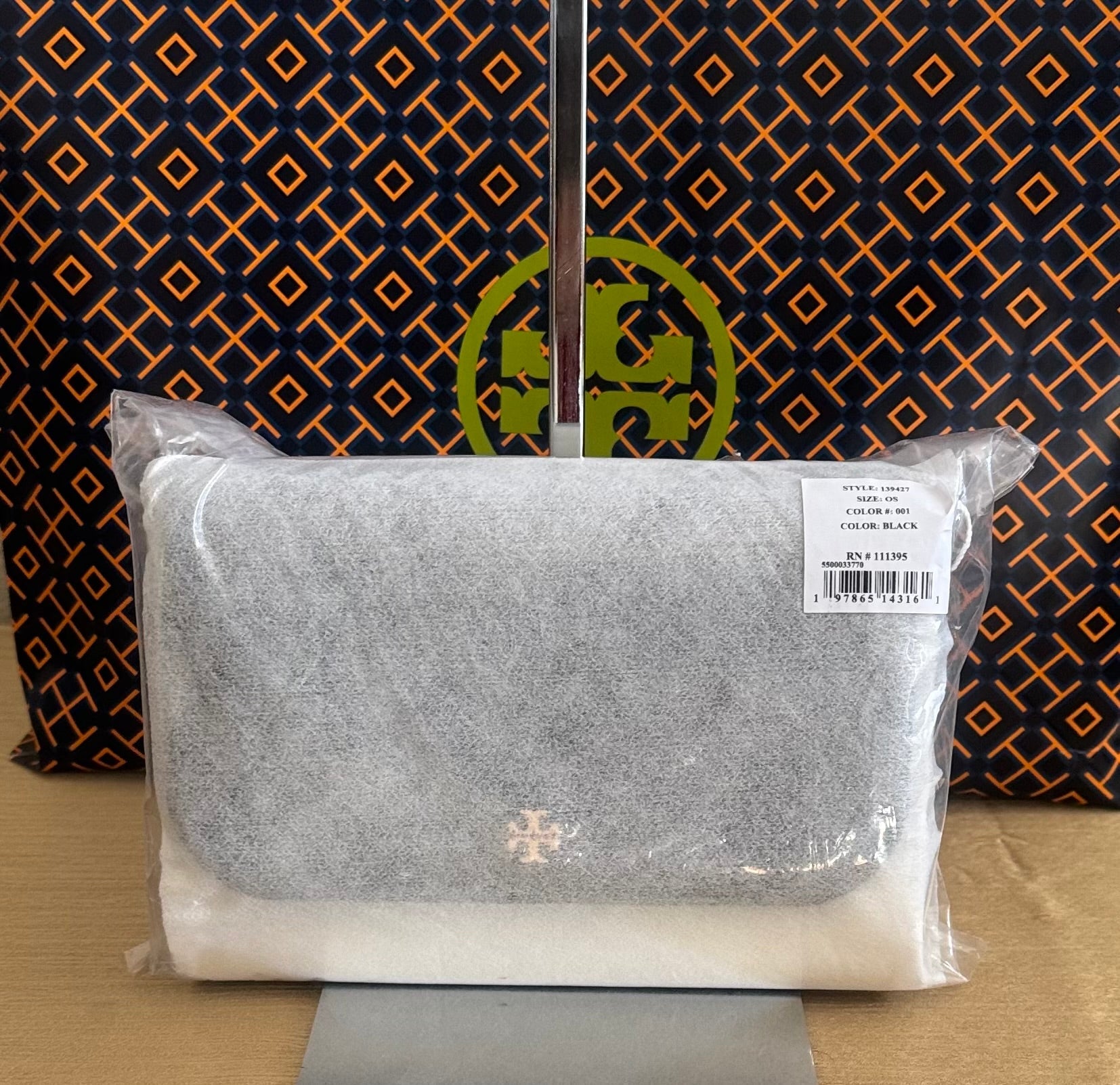 NWT Tory Burch Emerson Patent Leather Chain Wallet/Crossbody bag In Gold/Black