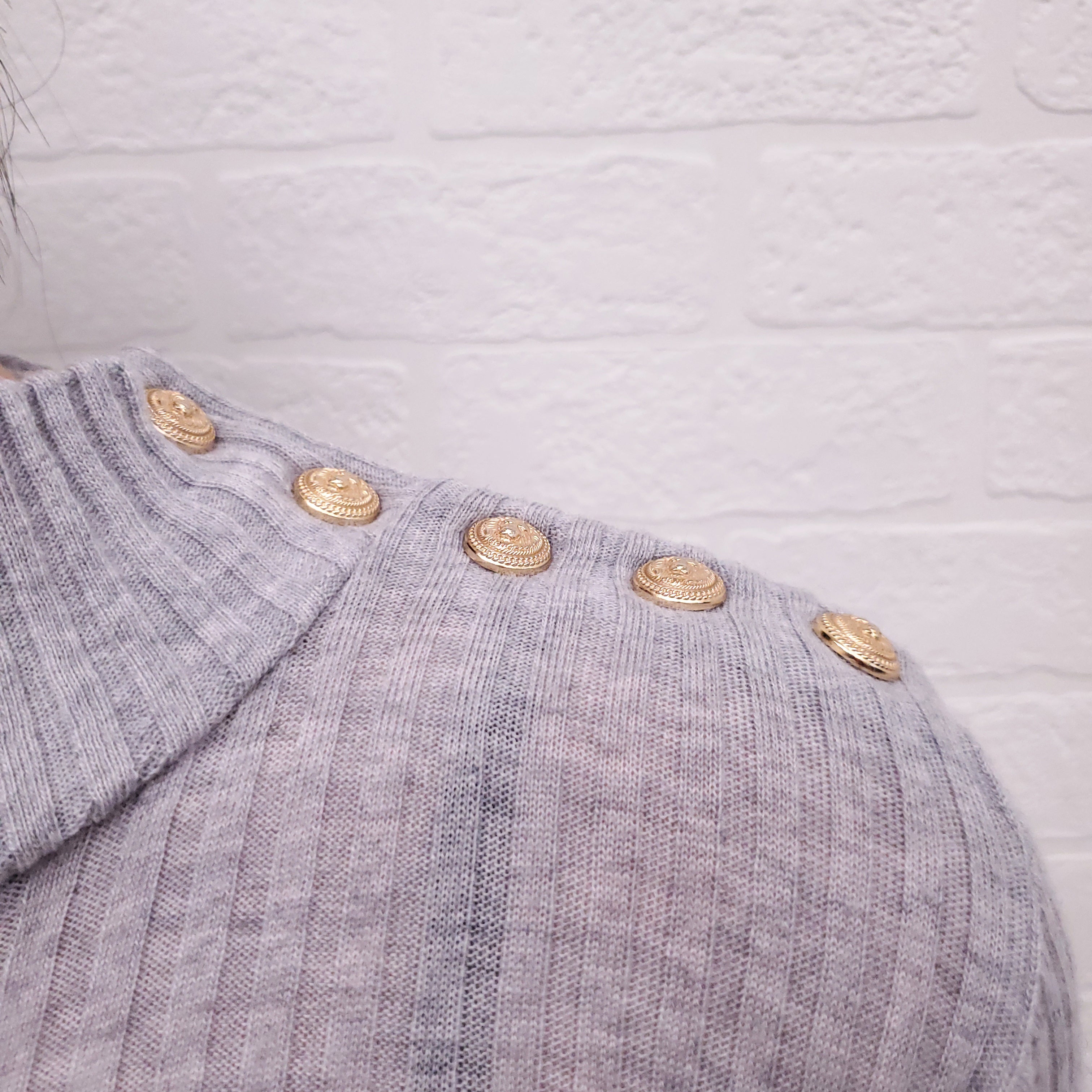 BALMAIN GREY RIBBED LONG SLEEVE WITH GOLD LOGO BUTTONS - SIZE XS
