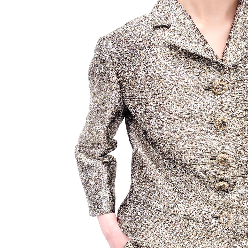 CHANEL GOLD METALLIC SUIT WITH FLORAL LOGO BUTTONS - SIZE 40